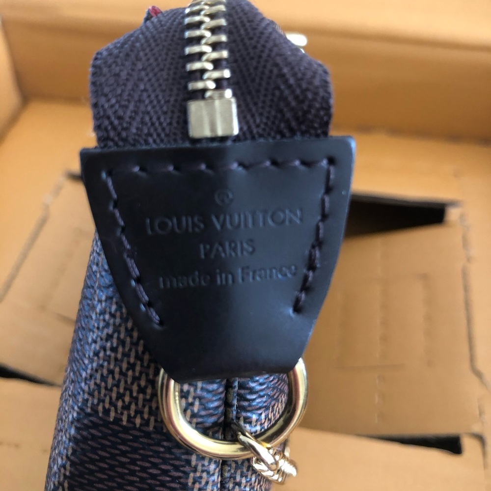 Louis Vuitton LV Mini Pouchette - Picture 5 of 8